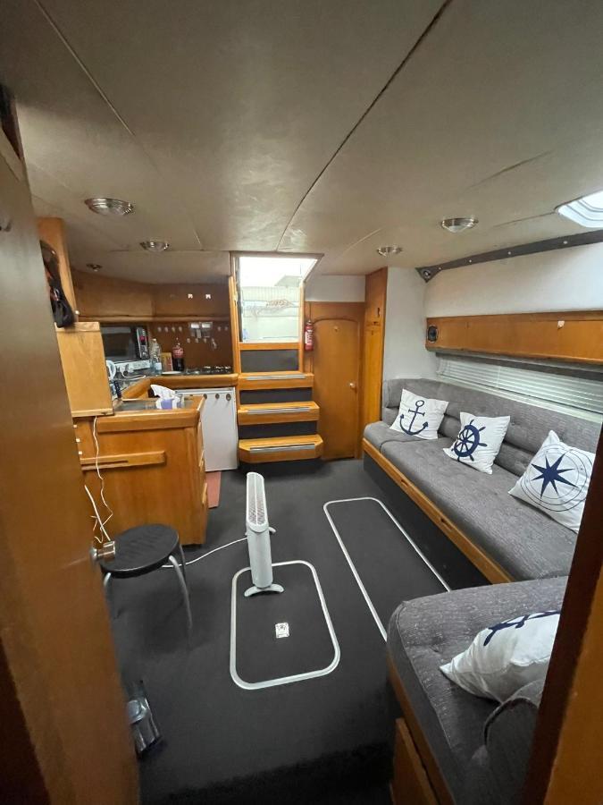 Luxury Boat Hotel Chertsey Kültér fotó