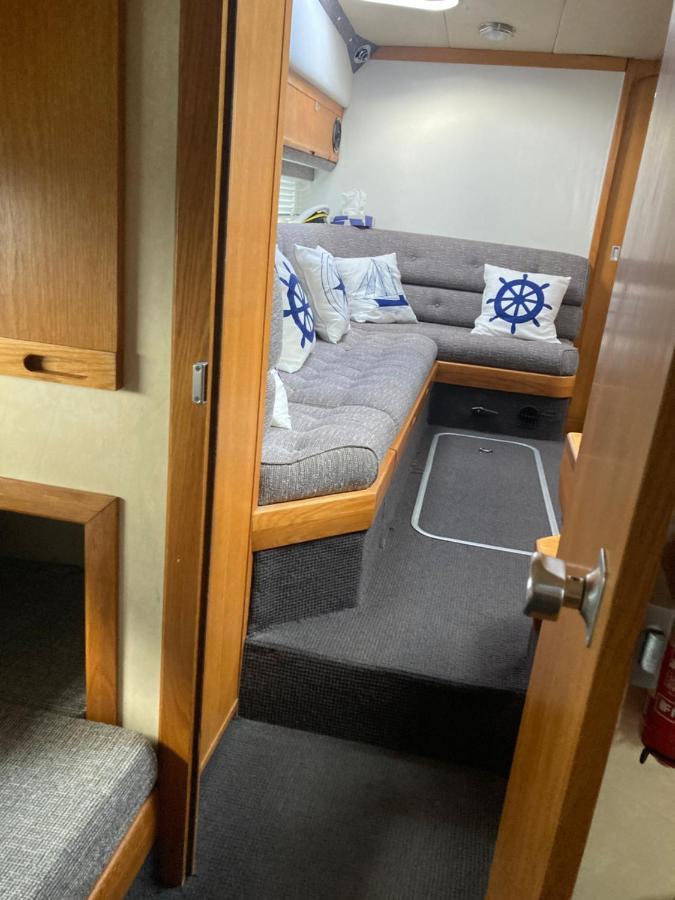 Luxury Boat Hotel Chertsey Kültér fotó