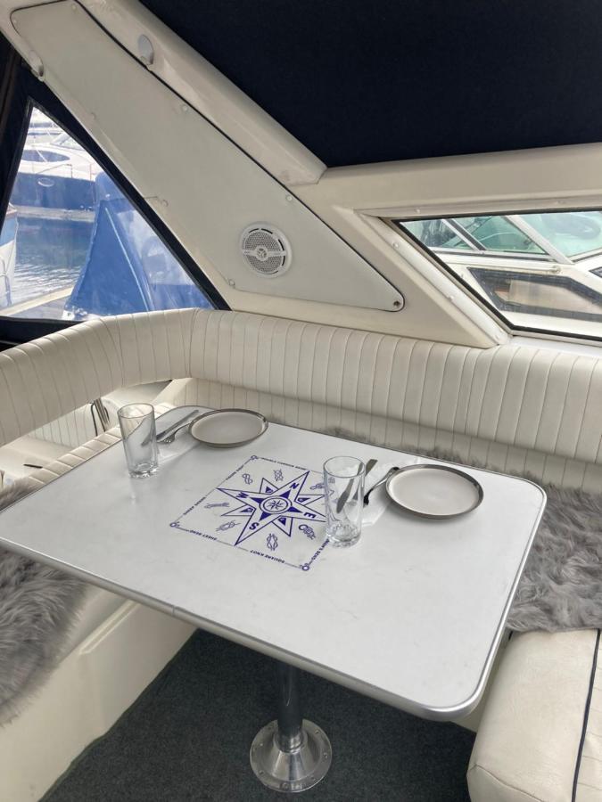 Luxury Boat Hotel Chertsey Kültér fotó